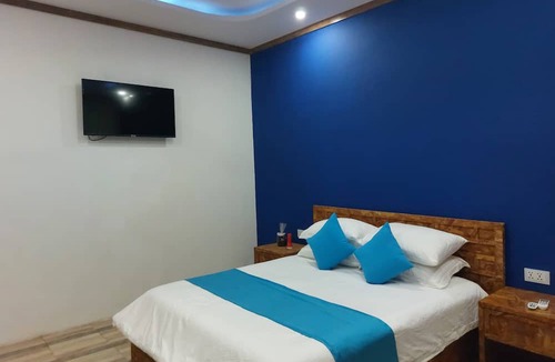 Raa Atoll Hotel | eMzaz Blue Lagoon