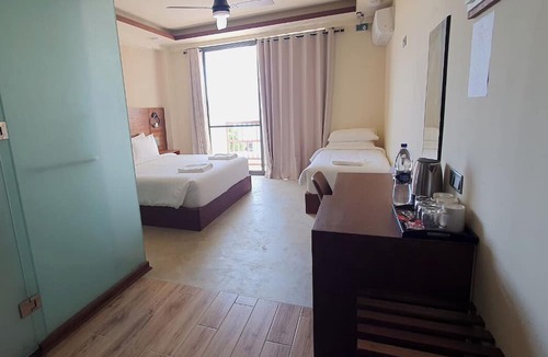 Thulusdhoo Island House | Kuredhi View