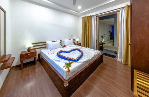Dhiffushi House | Dhiffushi White Sand Beach Hotel