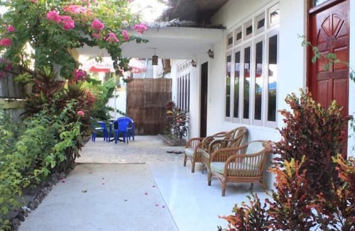 Nilandhoo Hotel | Pearl Beach View