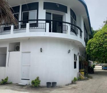 Dhiffushi Hotel | Seaside Villa