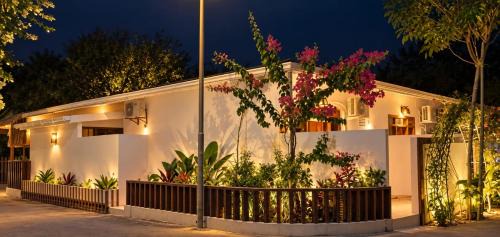 Huraa House | Luk inn at huraa