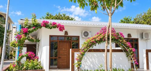 Huraa House | Luk inn at huraa