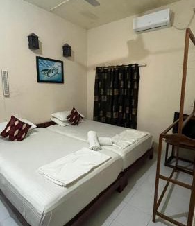 Hanimaadhoo House | Tropical Lodge