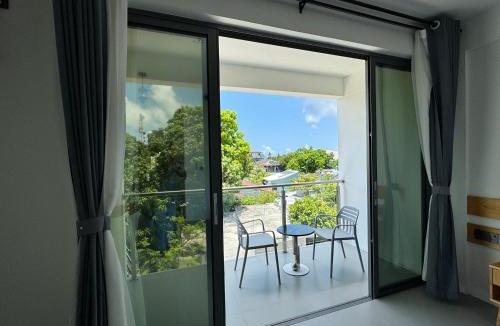 Maamigili Bed & Breakfast | Whaleshark View