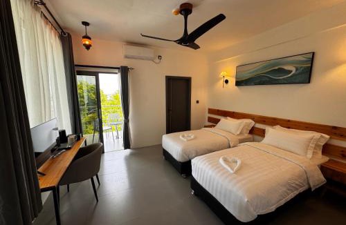 Maamigili Bed & Breakfast | Whaleshark View