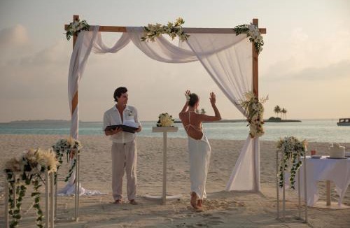 Huruvalhi Resort | The Standard, Maldives, by Hyatt