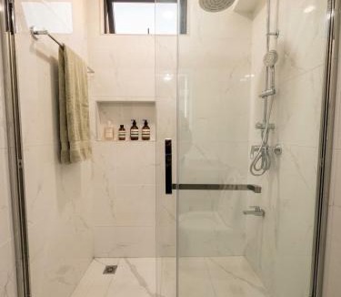 Hulhumale Apartment | 1BR 2BR 3BR Bright, modern, cozy, WiFi & Pool
