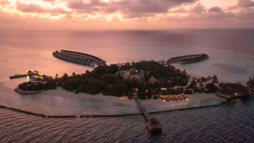 Maafushivaru Resort | OUTRIGGER Maldives Maafushivaru Resort
