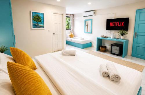 Thulusdhoo Island Hotel | Ocean Blue Lagoon Maldives