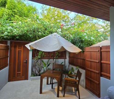 Dhigurah Hotel | Dhonfalhu Dhigurah