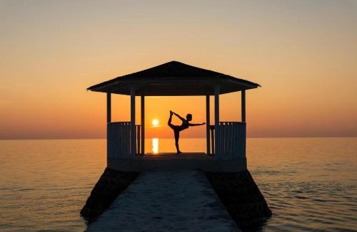 Giravaru Resort | Centara Ras Fushi Resort & Spa Maldives - Stay 4 nights or more and enjoy 40 percent off Speedboat transfers, valid for stays until 31 October 2026
