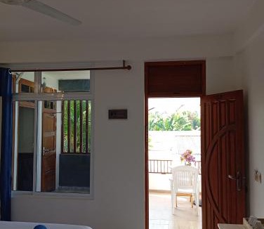Kamadhoo House | Hanfiaru Beach Inn