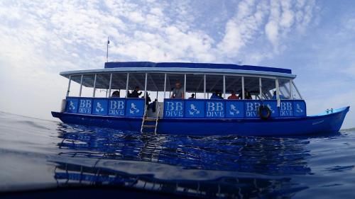 Dhigurah House | Boutique Beach All Inclusive Diving Hotel