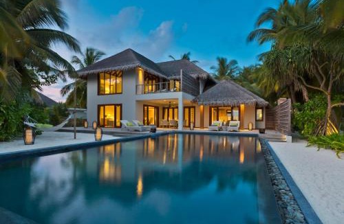 Mudhdhoo Resort | Dusit Thani Maldives - 50 percent off on Transfers for Stays of 5 Nights stay until 20 December 2026