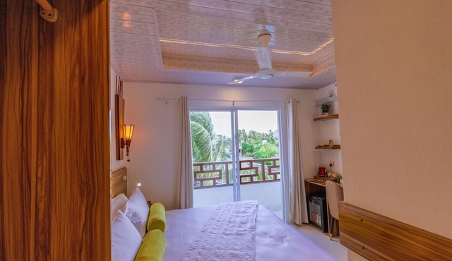 Batuta Maldives Fourson in Thulusdhoo Island